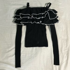 Forever 21 black long sleeve shirt, worn once. Perfect condition